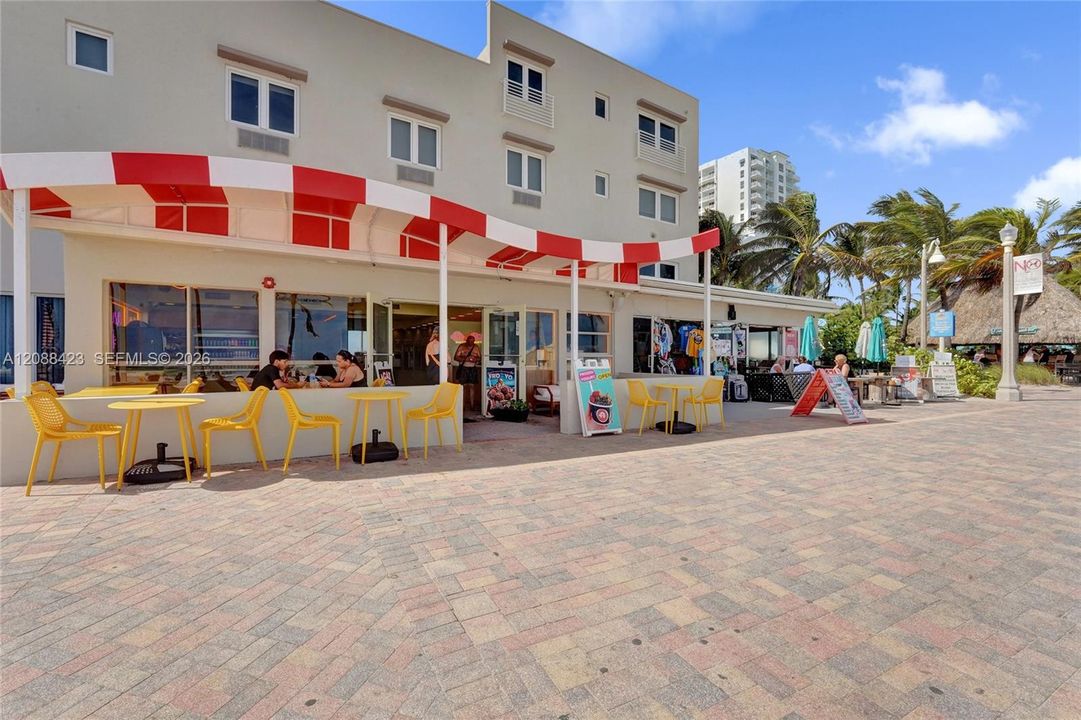 For Sale: $369,000 (2 beds, 2 baths, 1230 Square Feet)