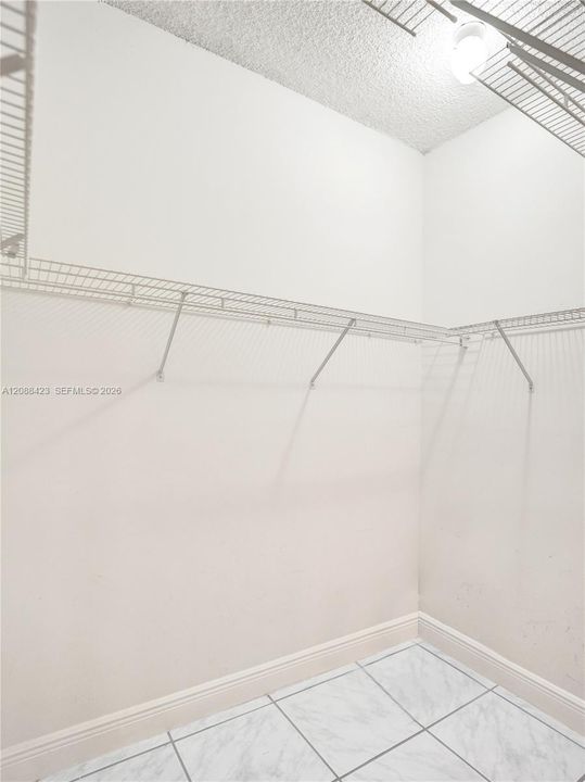 For Sale: $369,000 (2 beds, 2 baths, 1230 Square Feet)