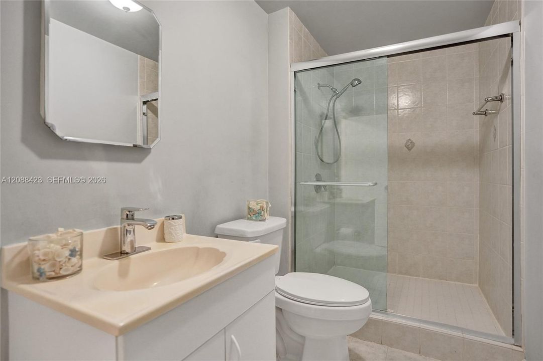 For Sale: $369,000 (2 beds, 2 baths, 1230 Square Feet)