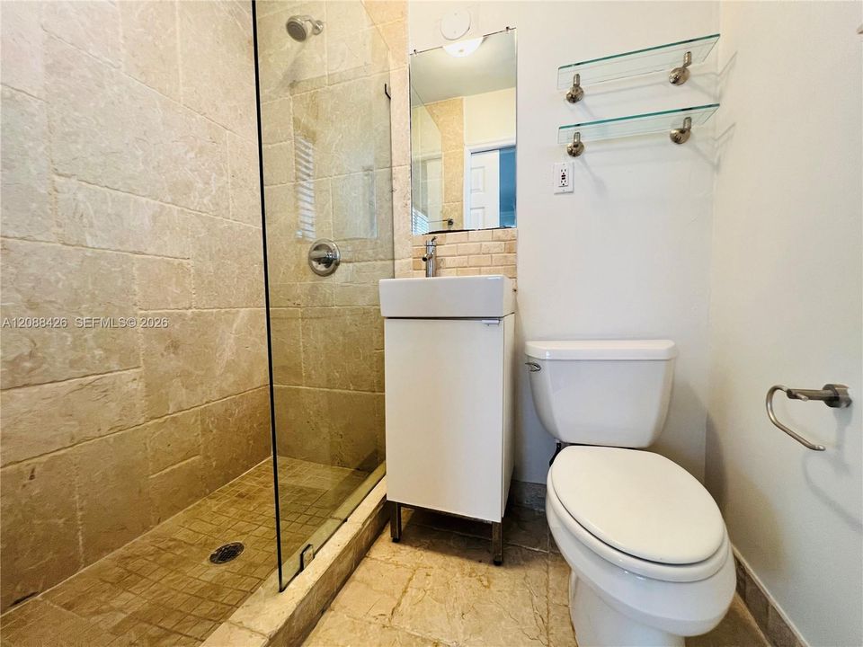 В аренду: $3,600 (2 спален, 2 ванн, 1100 Квадратных фут)