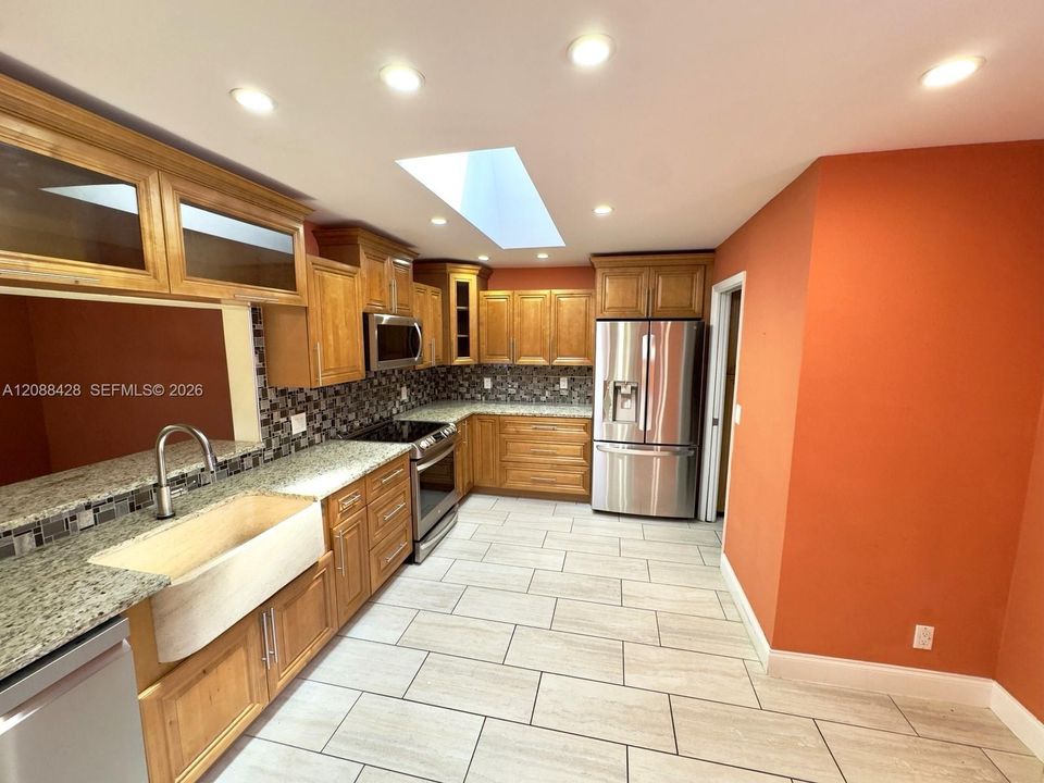 На продажу: $395,000 (2 спален, 2 ванн, 1403 Квадратных фут)