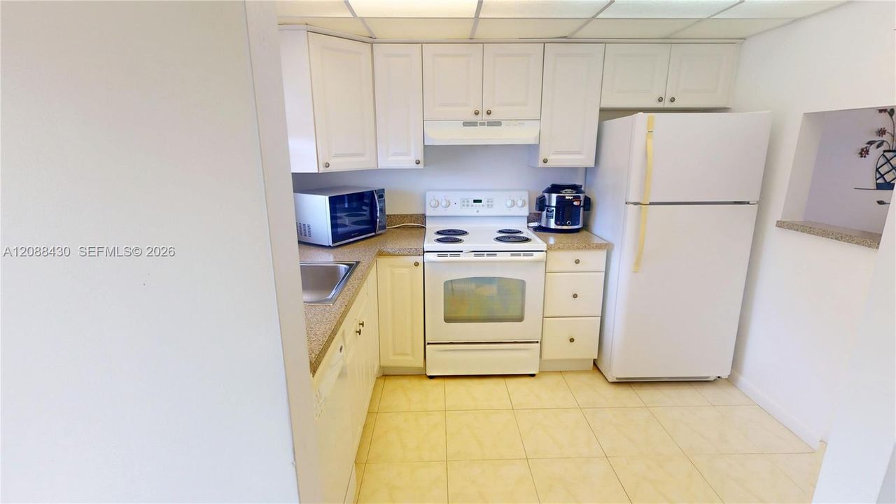 For Sale: $84,000 (1 beds, 1 baths, 750 Square Feet)