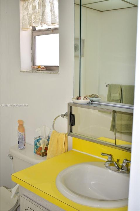 guest powder room