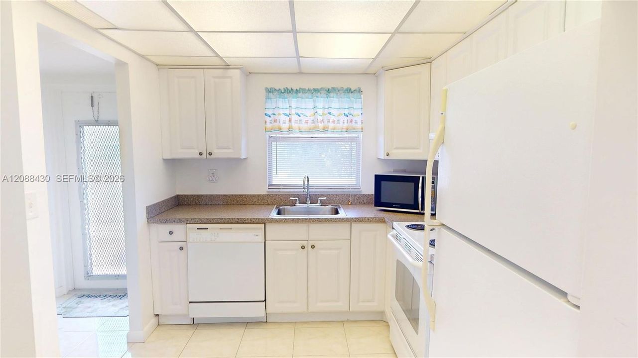 For Sale: $84,000 (1 beds, 1 baths, 750 Square Feet)