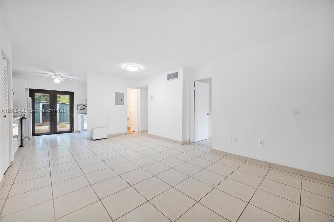 For Rent: $2,300 (2 beds, 2 baths, 765 Square Feet)