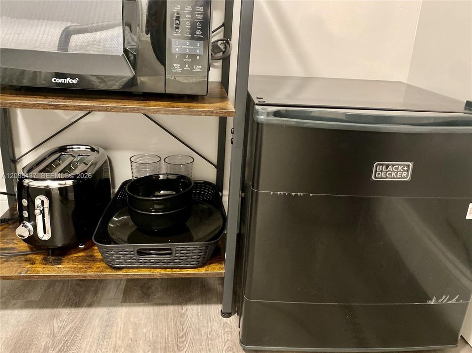 For Rent: $1,100 (2 beds, 1 baths, 1062 Square Feet)