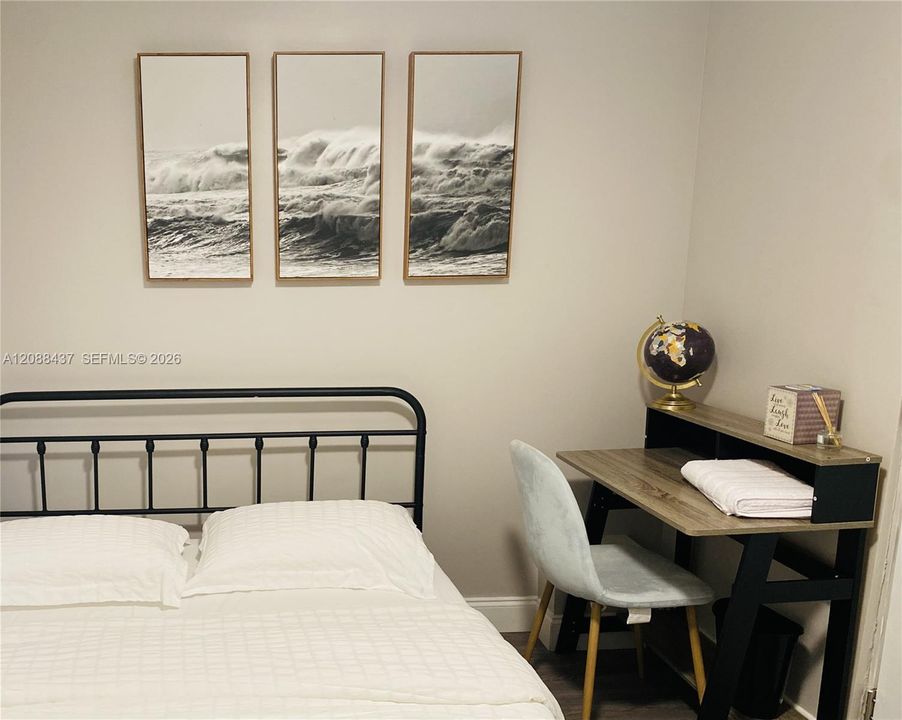 For Rent: $1,100 (2 beds, 1 baths, 1062 Square Feet)