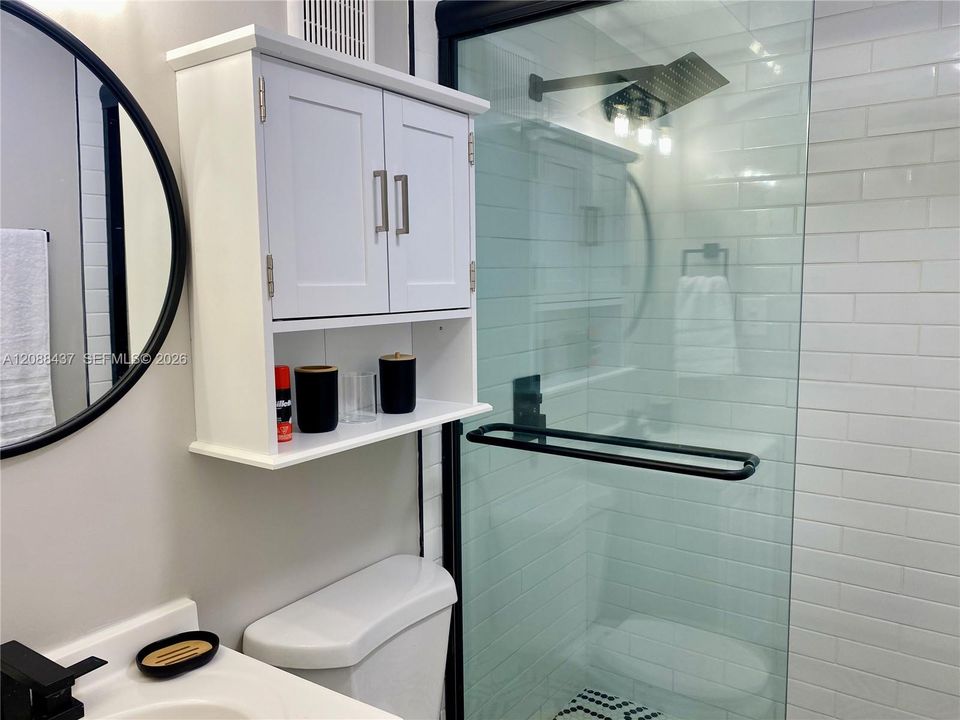 For Rent: $1,100 (2 beds, 1 baths, 1062 Square Feet)
