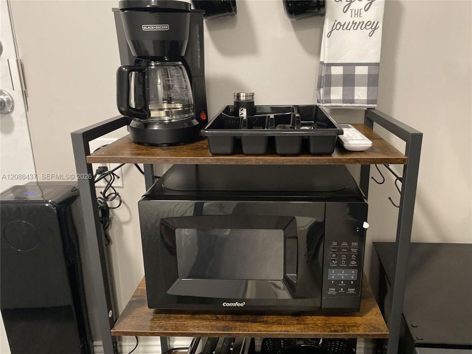 For Rent: $1,100 (2 beds, 1 baths, 1062 Square Feet)