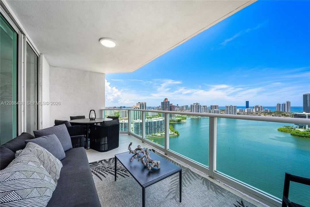 For Sale: $3,888,888 (3 beds, 3 baths, 3073 Square Feet)