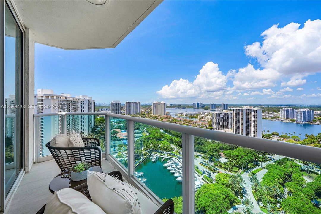 For Sale: $3,888,888 (3 beds, 3 baths, 3073 Square Feet)