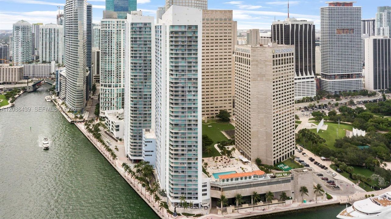 For Rent: $3,150 (1 beds, 1 baths, 846 Square Feet)