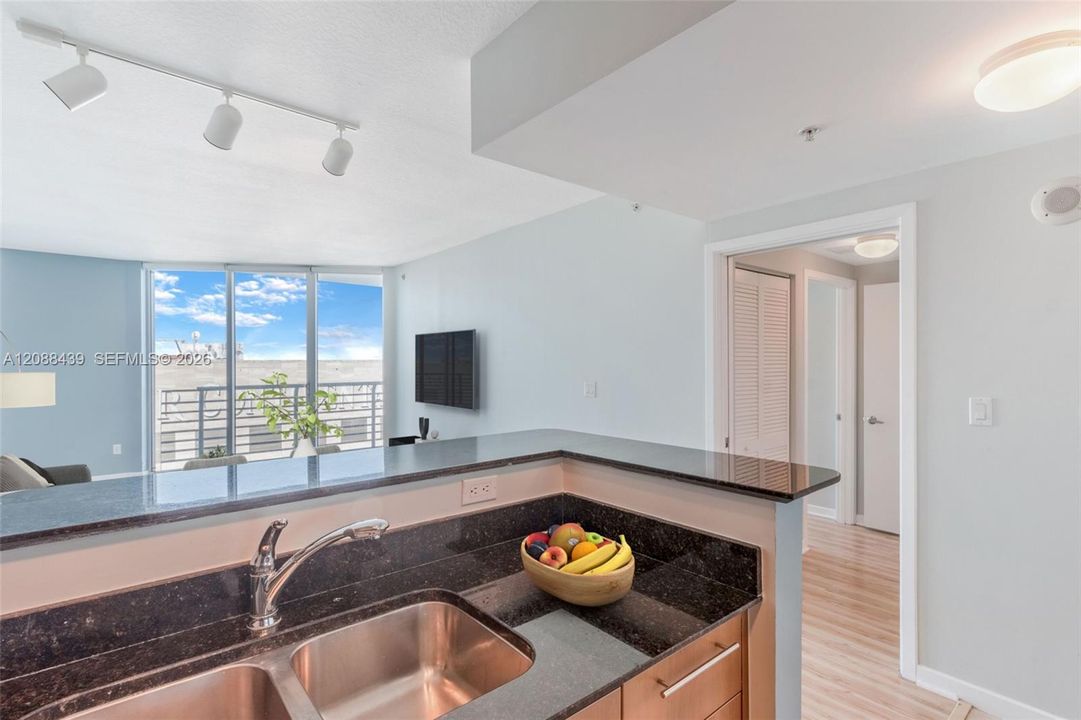 For Rent: $3,150 (1 beds, 1 baths, 846 Square Feet)