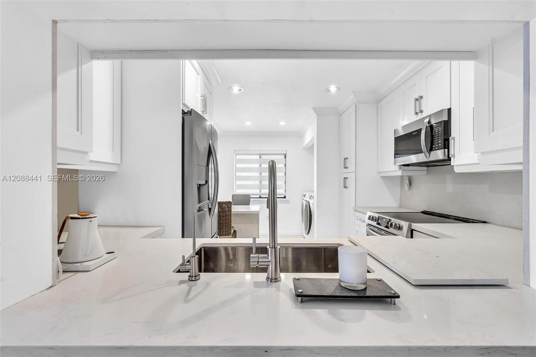 For Sale: $550,000 (3 beds, 2 baths, 1500 Square Feet)