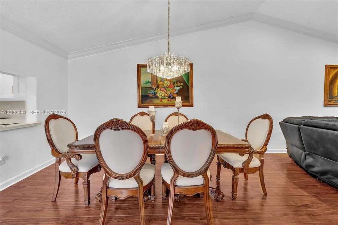 For Sale: $550,000 (3 beds, 2 baths, 1500 Square Feet)