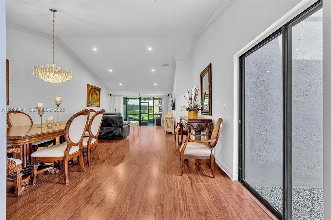 For Sale: $550,000 (3 beds, 2 baths, 1500 Square Feet)