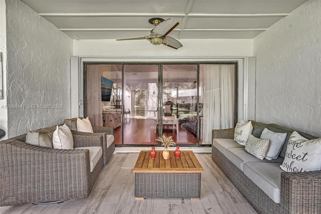 For Sale: $550,000 (3 beds, 2 baths, 1500 Square Feet)