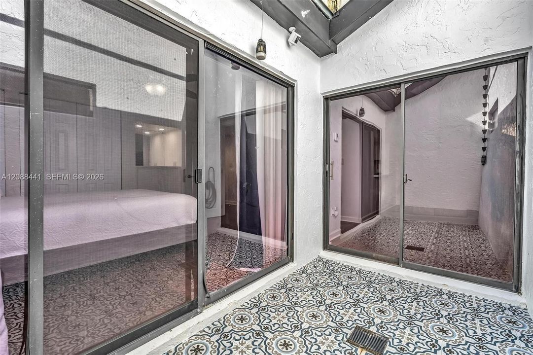 For Sale: $550,000 (3 beds, 2 baths, 1500 Square Feet)