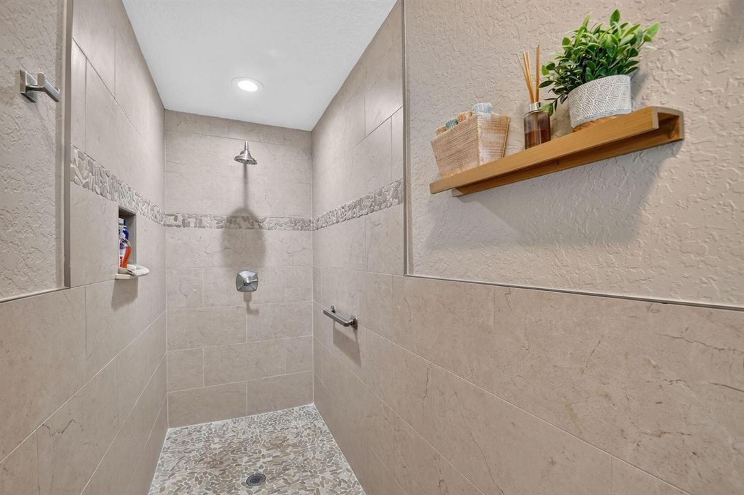 Primary shower