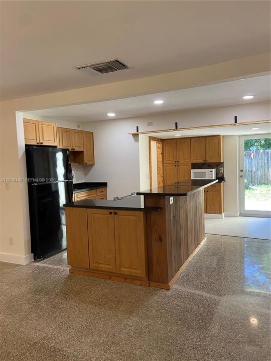 В аренду: $2,900 (3 спален, 2 ванн, 1350 Квадратных фут)