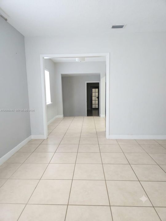 В аренду: $2,800 (3 спален, 1 ванн, 1136 Квадратных фут)