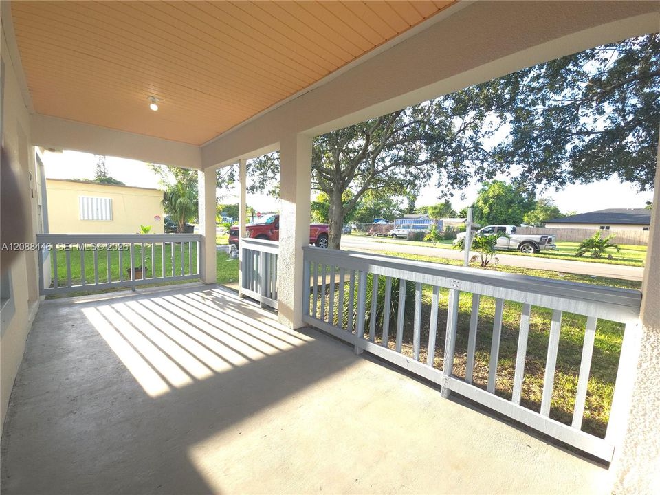 For Rent: $2,650 (3 beds, 2 baths, 1356 Square Feet)