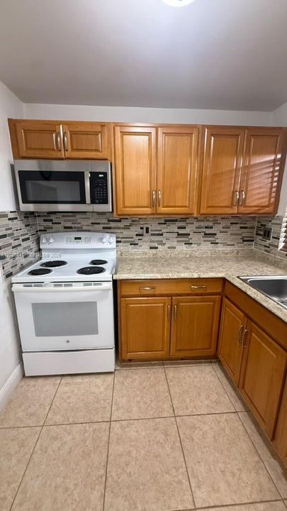 На продажу: $73,000 (1 спален, 1 ванн, 640 Квадратных фут)