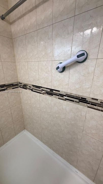 На продажу: $73,000 (1 спален, 1 ванн, 640 Квадратных фут)