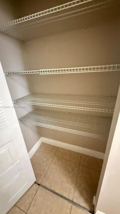 На продажу: $73,000 (1 спален, 1 ванн, 640 Квадратных фут)