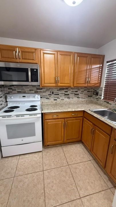 На продажу: $73,000 (1 спален, 1 ванн, 640 Квадратных фут)