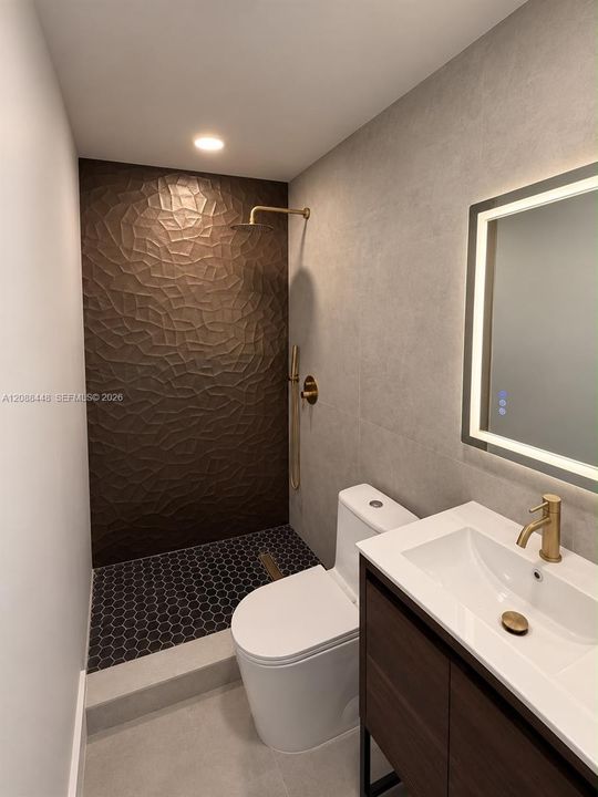 En Venta: $599,900 (3 camas, 3 baños, 1092 Pies cuadrados)