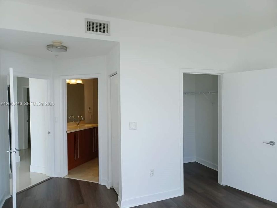For Rent: $4,000 (2 beds, 2 baths, 1174 Square Feet)