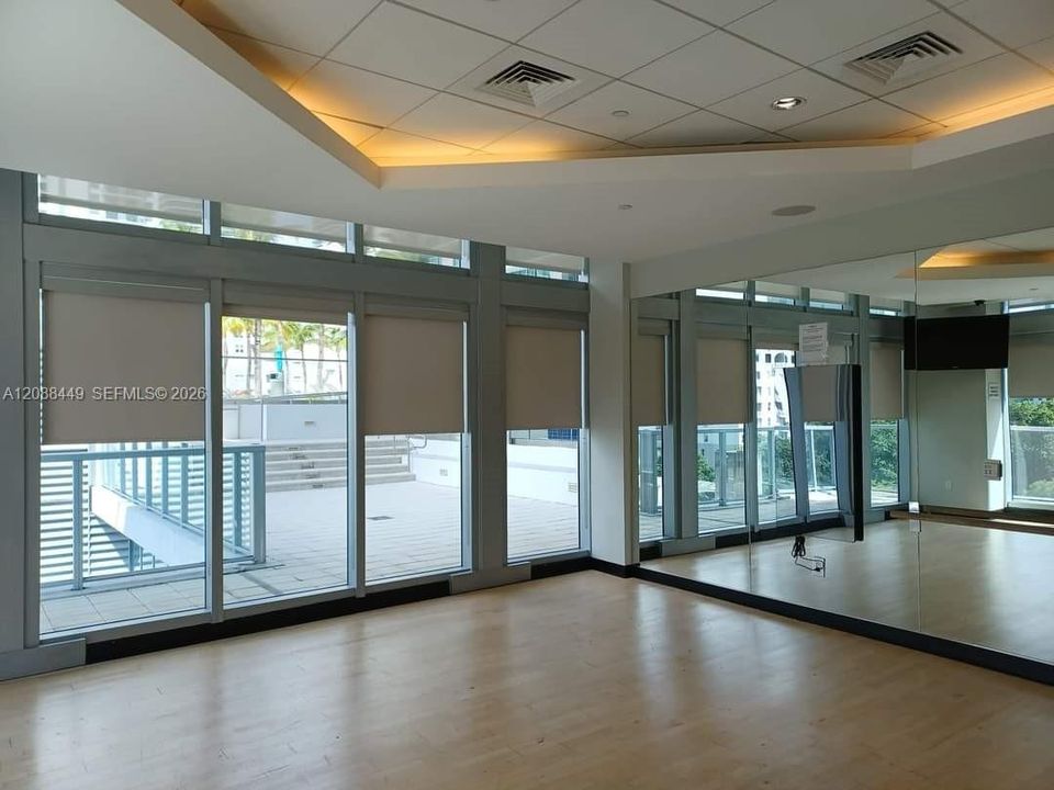 For Rent: $4,000 (2 beds, 2 baths, 1174 Square Feet)