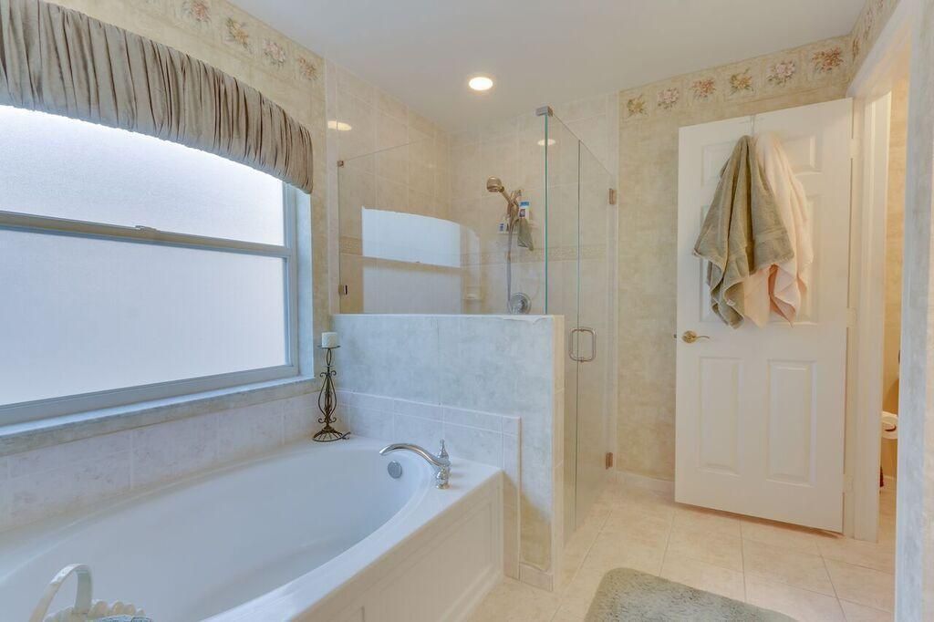 ROMAN TUB