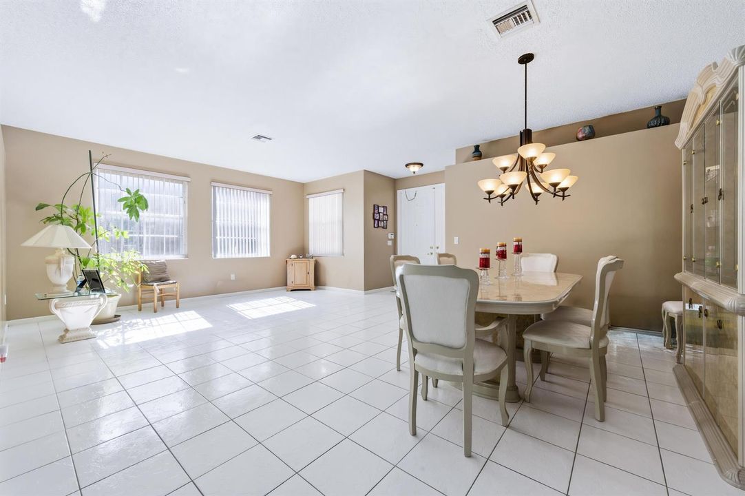 2430_Westmont_Dr_RPB_008