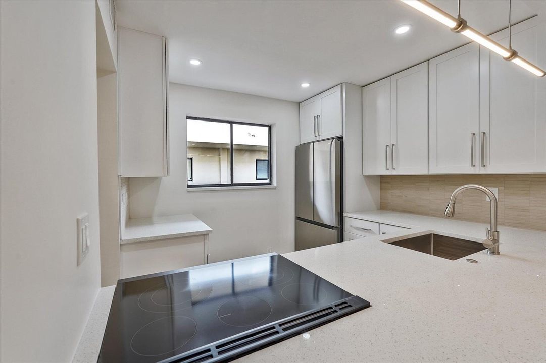 06-5220 Las Verdes Circle Unit 321-6