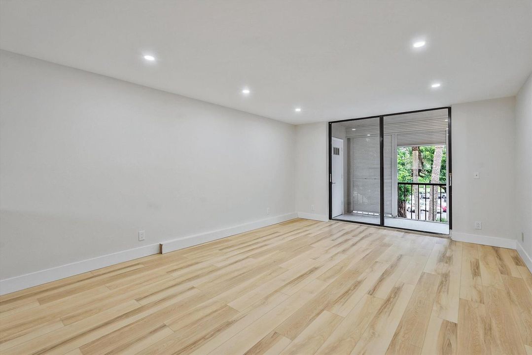 09-5220 Las Verdes Circle Unit 321-9