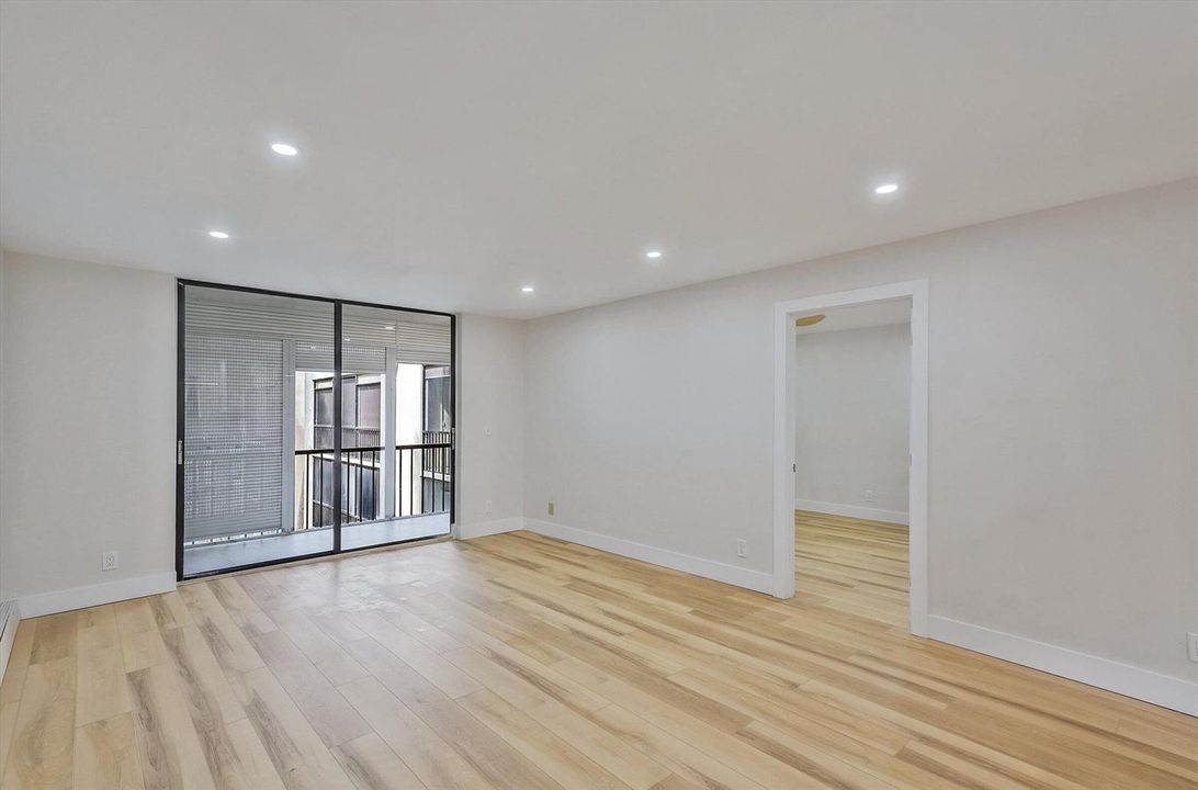 10-5220 Las Verdes Circle Unit 321-10