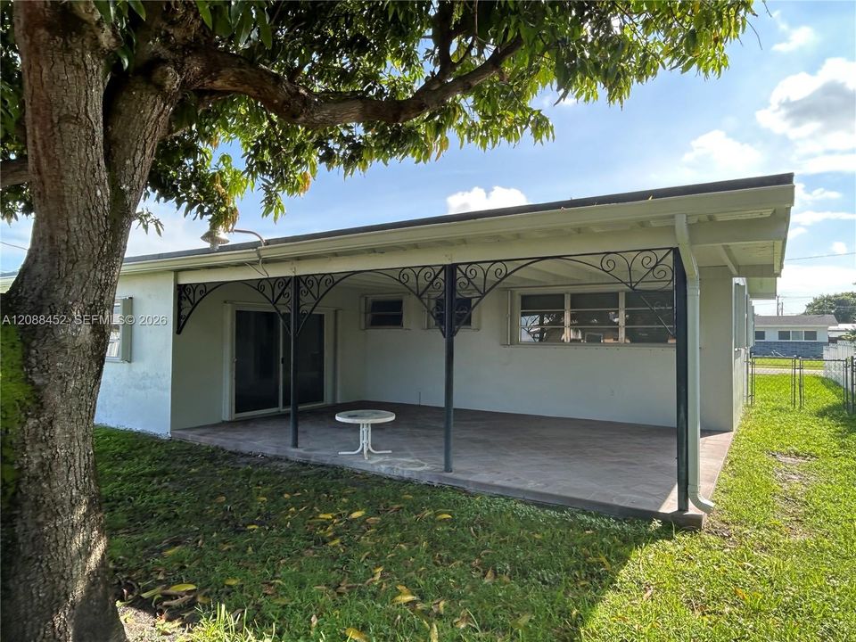 For Rent: $3,500 (3 beds, 2 baths, 1666 Square Feet)