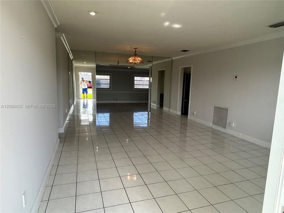 For Rent: $3,500 (3 beds, 2 baths, 1666 Square Feet)