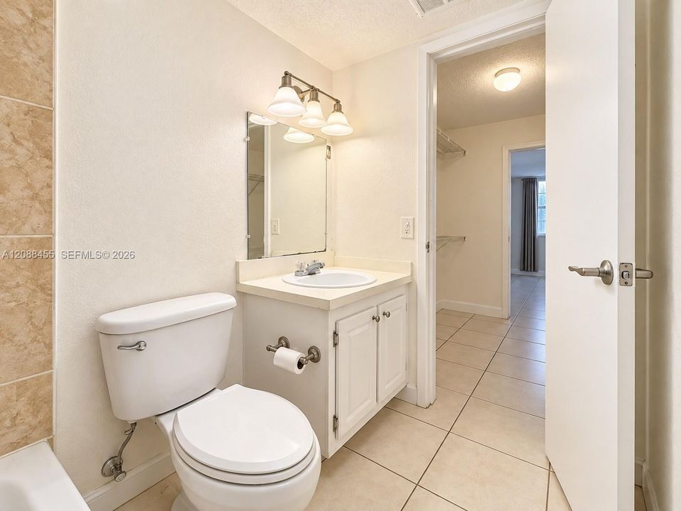 For Rent: $1,650 (1 beds, 1 baths, 673 Square Feet)