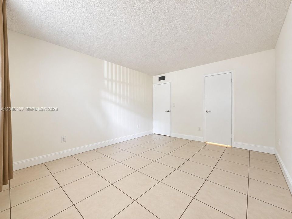 For Rent: $1,650 (1 beds, 1 baths, 673 Square Feet)