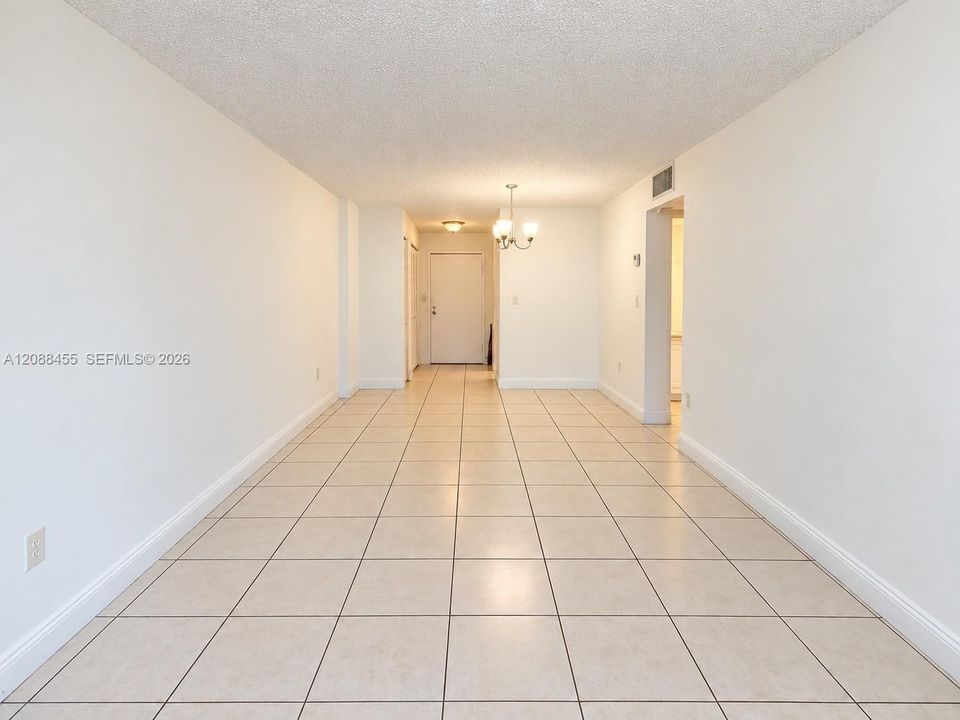 For Rent: $1,650 (1 beds, 1 baths, 673 Square Feet)
