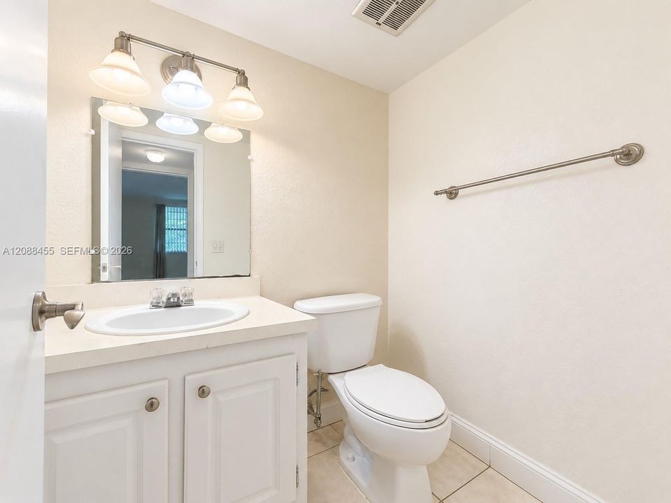 For Rent: $1,650 (1 beds, 1 baths, 673 Square Feet)