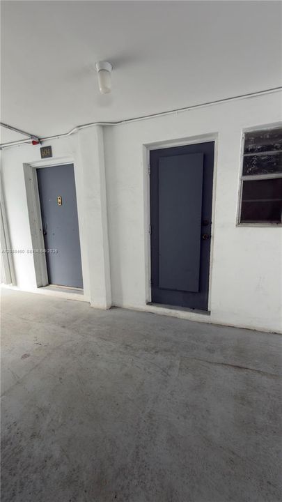 For Sale: $280,000 (1 beds, 1 baths, 770 Square Feet)