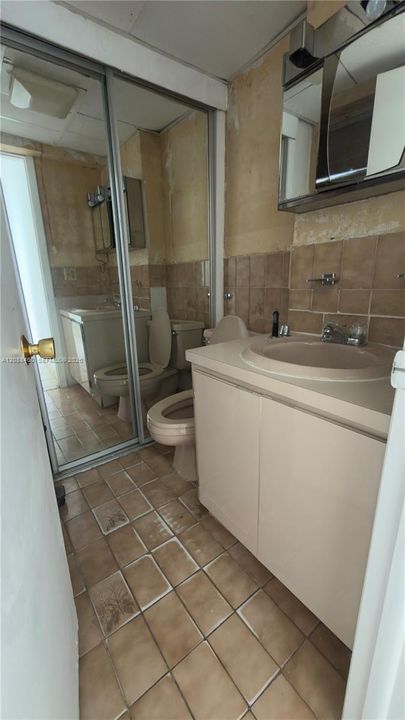 For Sale: $280,000 (1 beds, 1 baths, 770 Square Feet)