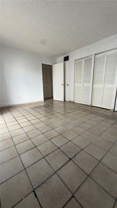 For Sale: $280,000 (1 beds, 1 baths, 770 Square Feet)