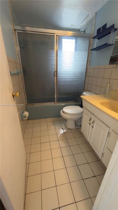 For Sale: $280,000 (1 beds, 1 baths, 770 Square Feet)