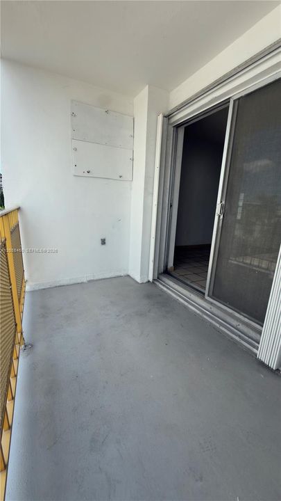 For Sale: $280,000 (1 beds, 1 baths, 770 Square Feet)