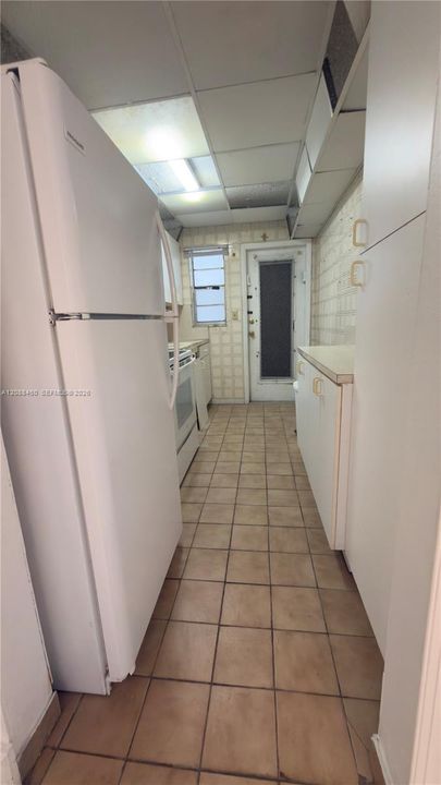 For Sale: $280,000 (1 beds, 1 baths, 770 Square Feet)